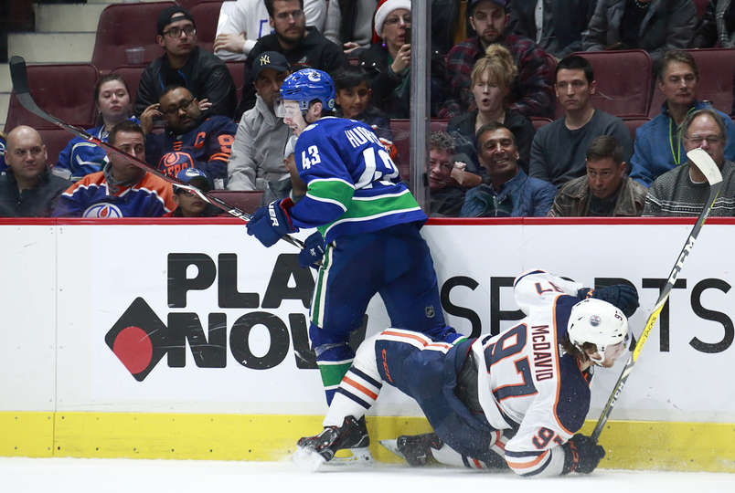 "Ванкувер" - "Эдмонтон" (4:2): победная серия "Кэнакс"