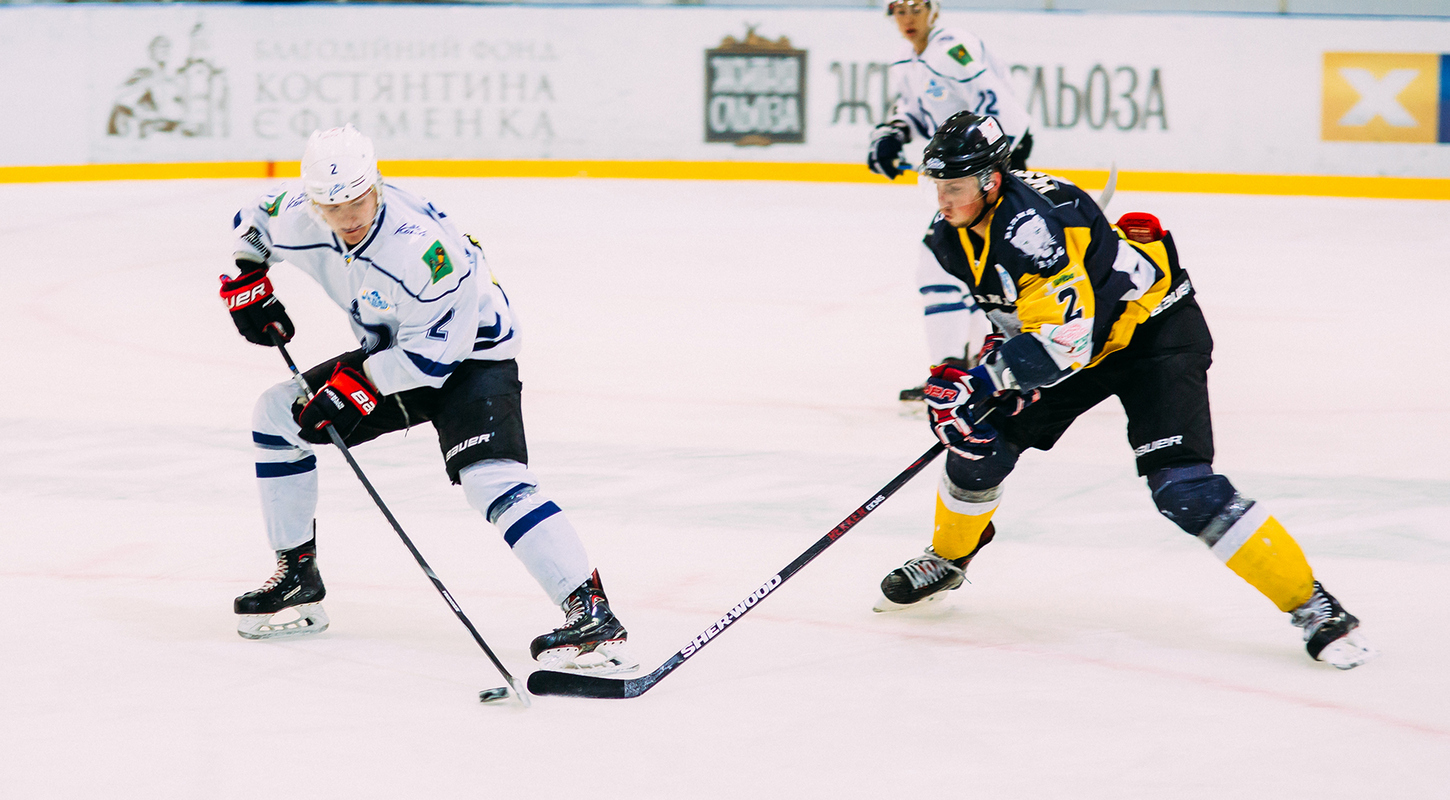 Дмитрий Зозовский - автор лучшей шайбы января по мнению болельщиков