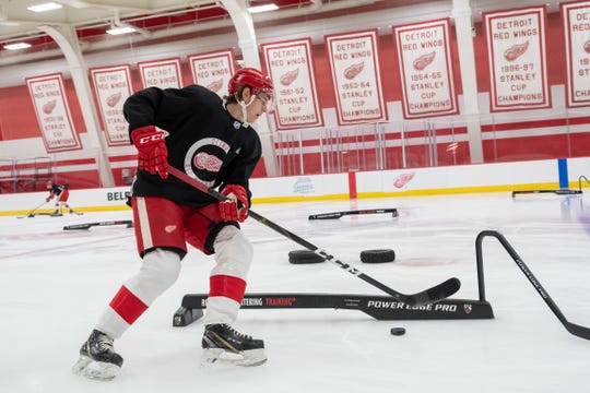 Детройт подписал контракт новичка с шведским защитником