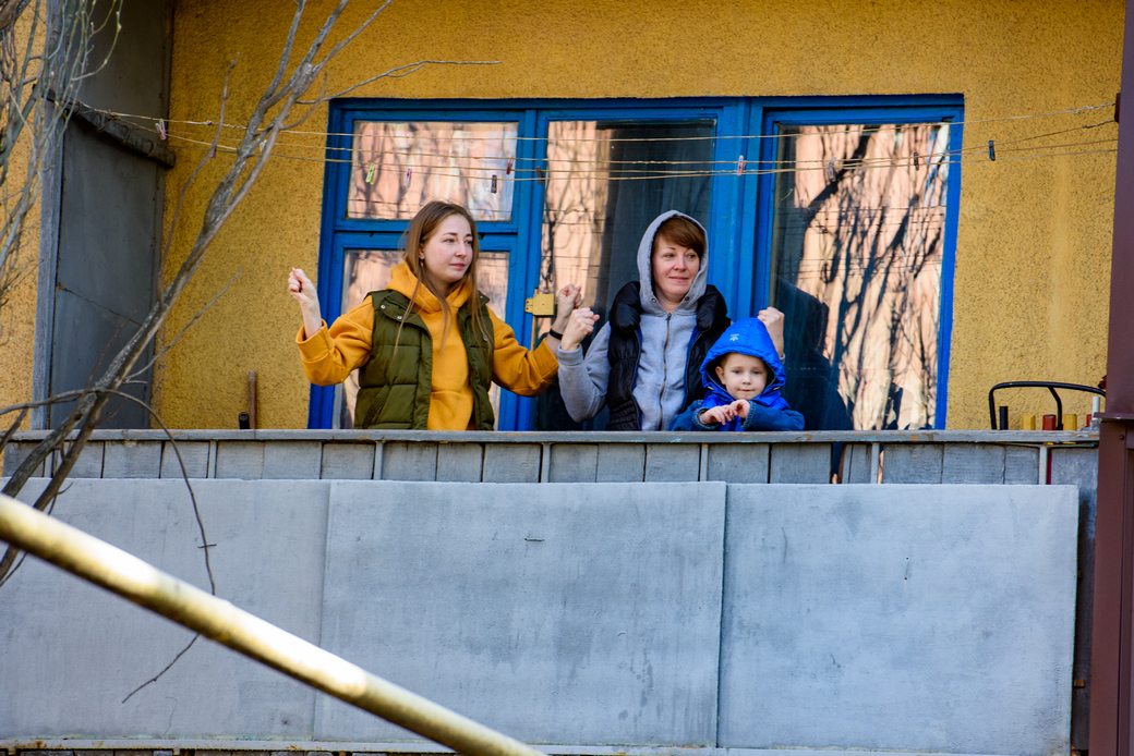  «Донбасс» провел утреннюю зарядку для жителей Константиновки