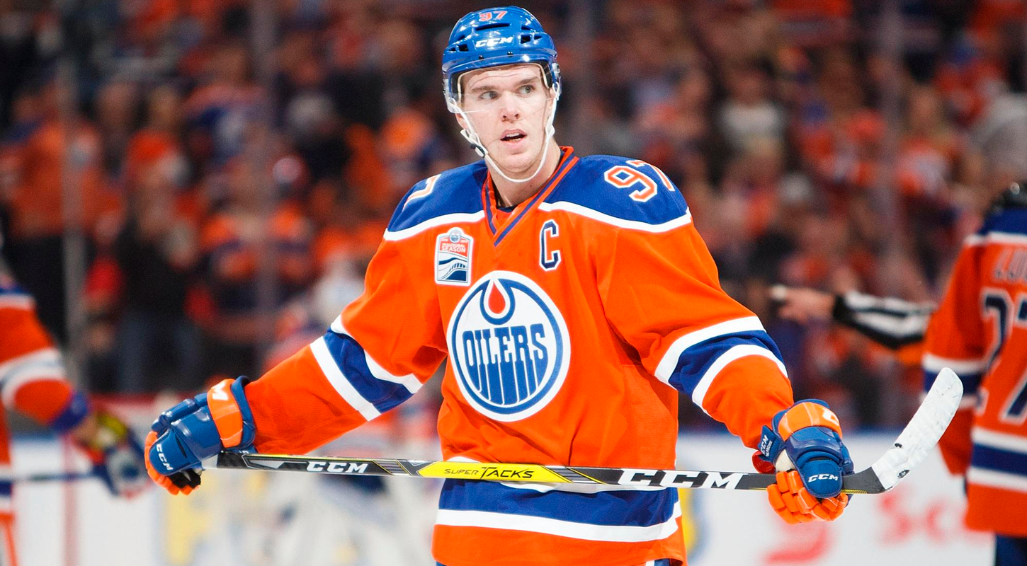 После хет-трика Макдэвида на лед полетели кепки