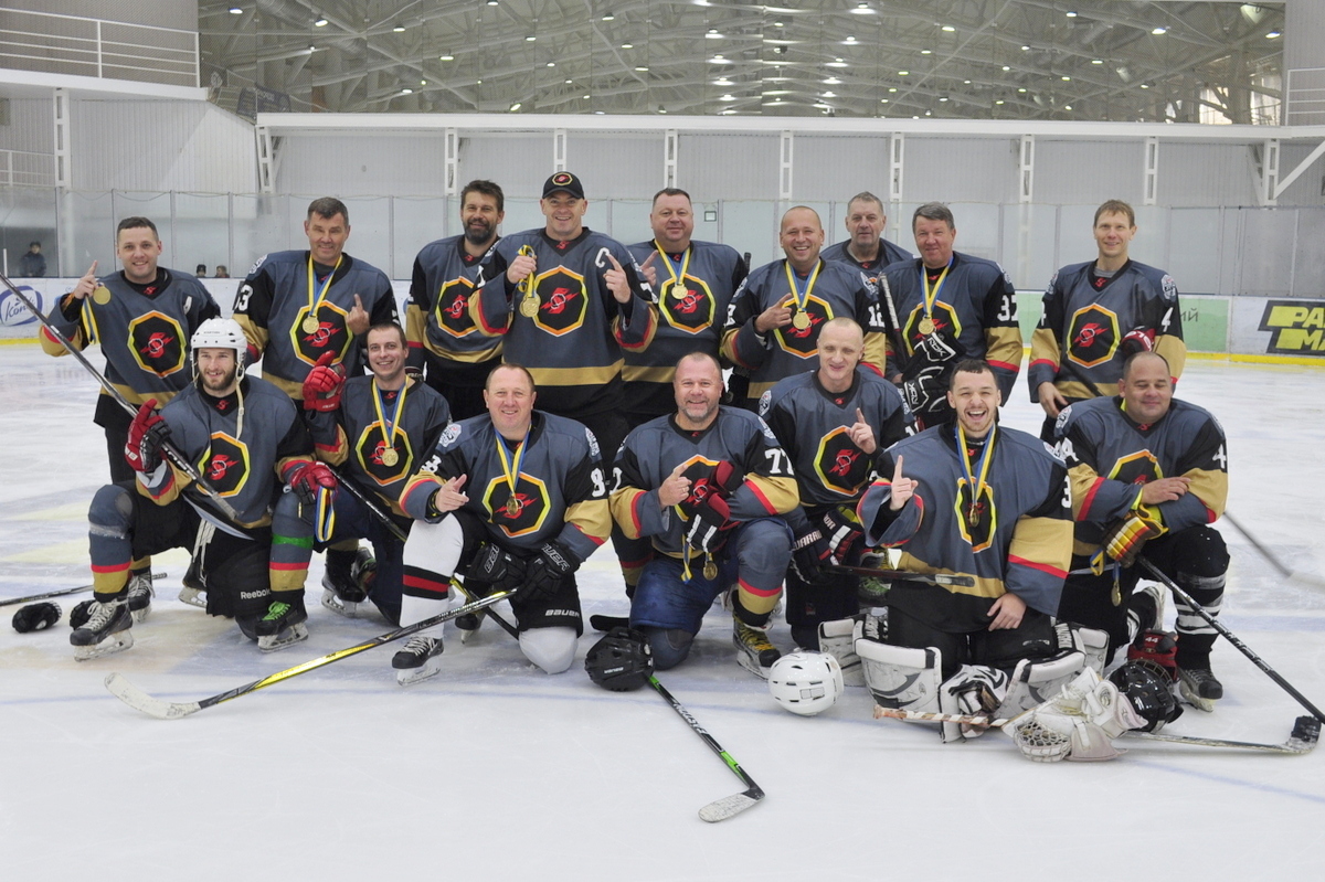 ХК «Шторм» получил золотые медали за победу в Открытом ККЛЛ!