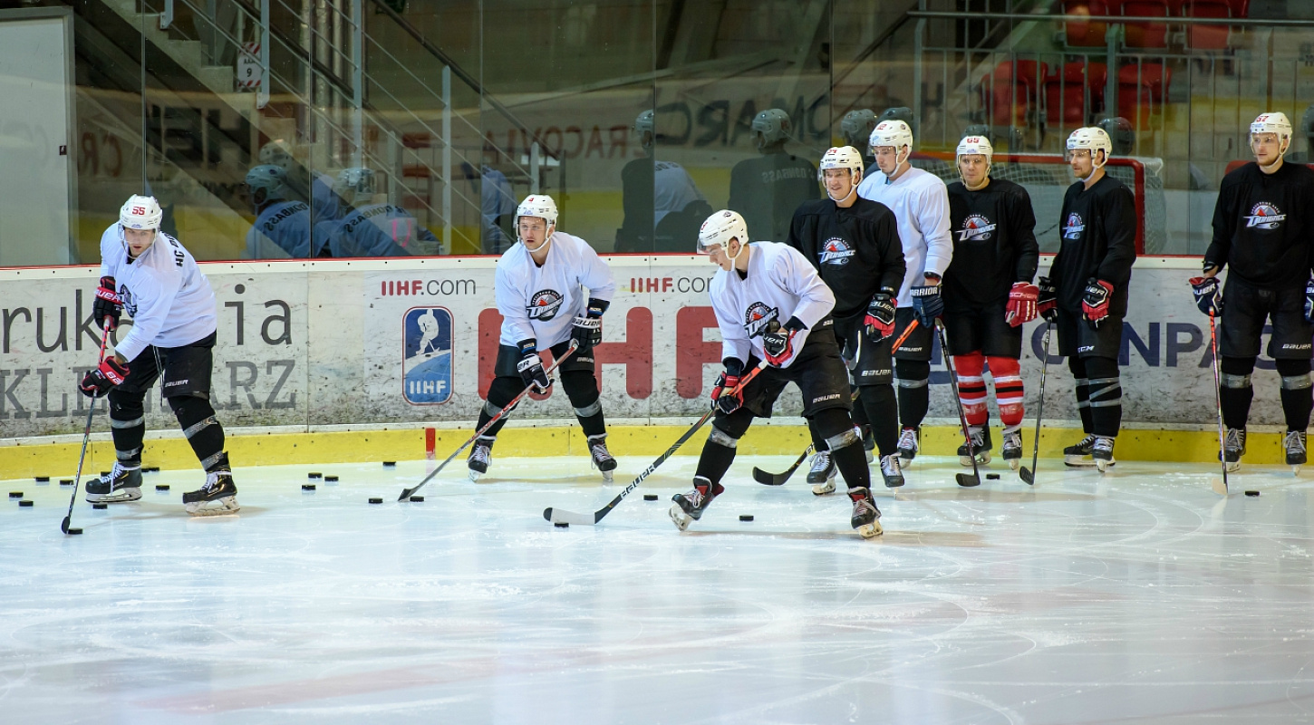 «Донбасс» провел свою первую тренировку в Кракове