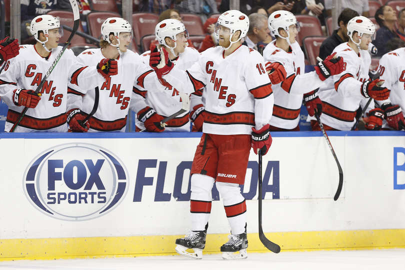 "Флорида" - "Каролина" (3:6): лучший старт в истории "Харрикейнз"