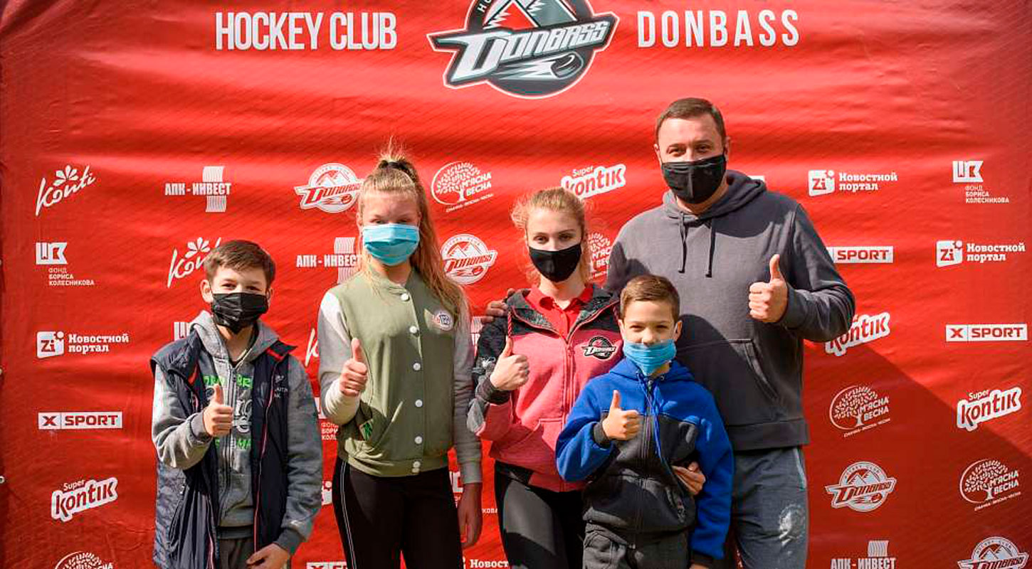  «Донбасс» провел утреннюю зарядку для жителей Константиновки