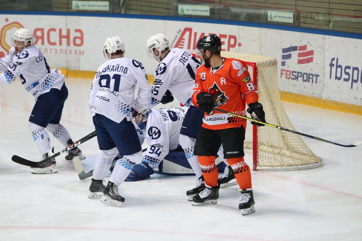 В чемпионате Беларуси «Шахтер» одержал тяжелую победу над «Динамо-Молодечно» (видео)