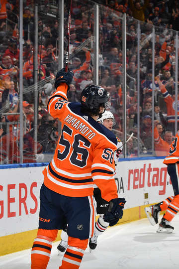 "Эдмонтон" - "Чикаго" (5:3): первая победа без Макдэвида