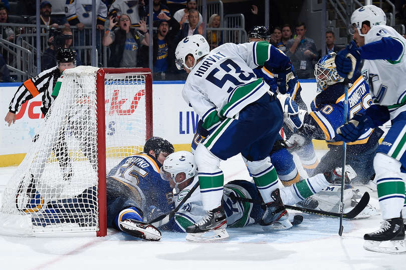 "Сент-Луис" - "Ванкувер" (3:4 Б): победная серия "Кэнакс"