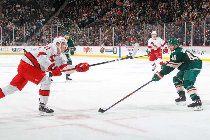 "Миннесота" - "Каролина" (3:4 ОТ): Свечников забил в овертайме