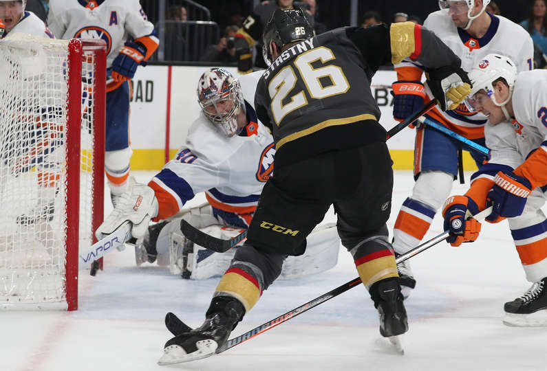 "Вегас" - "Айлендерс" (1:0): невероятный Варламов против супер-Флери