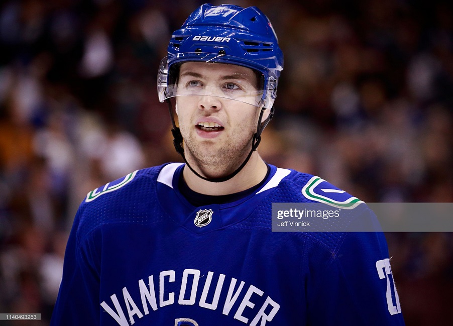 "Лос-Анджелес" подписал контракт с Хаттоном