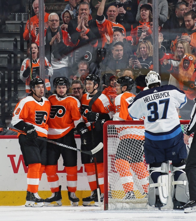 "Филадельфия" - "Виннипег" (4:2): "Флайерз" догоняют лидеров