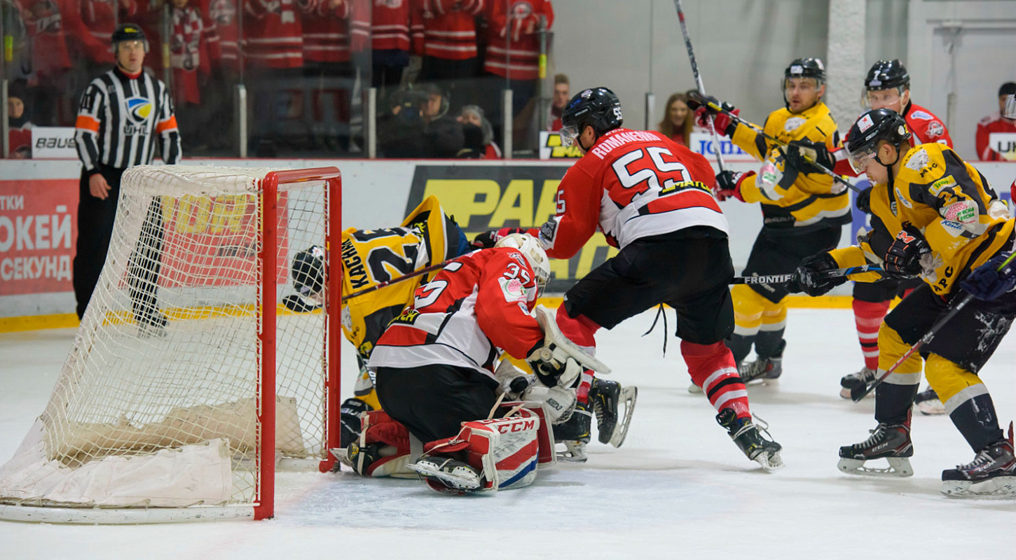 Золото юношеских ОИ, сенсационные результаты матчей и громкие трансферы: топ-10 новостей января