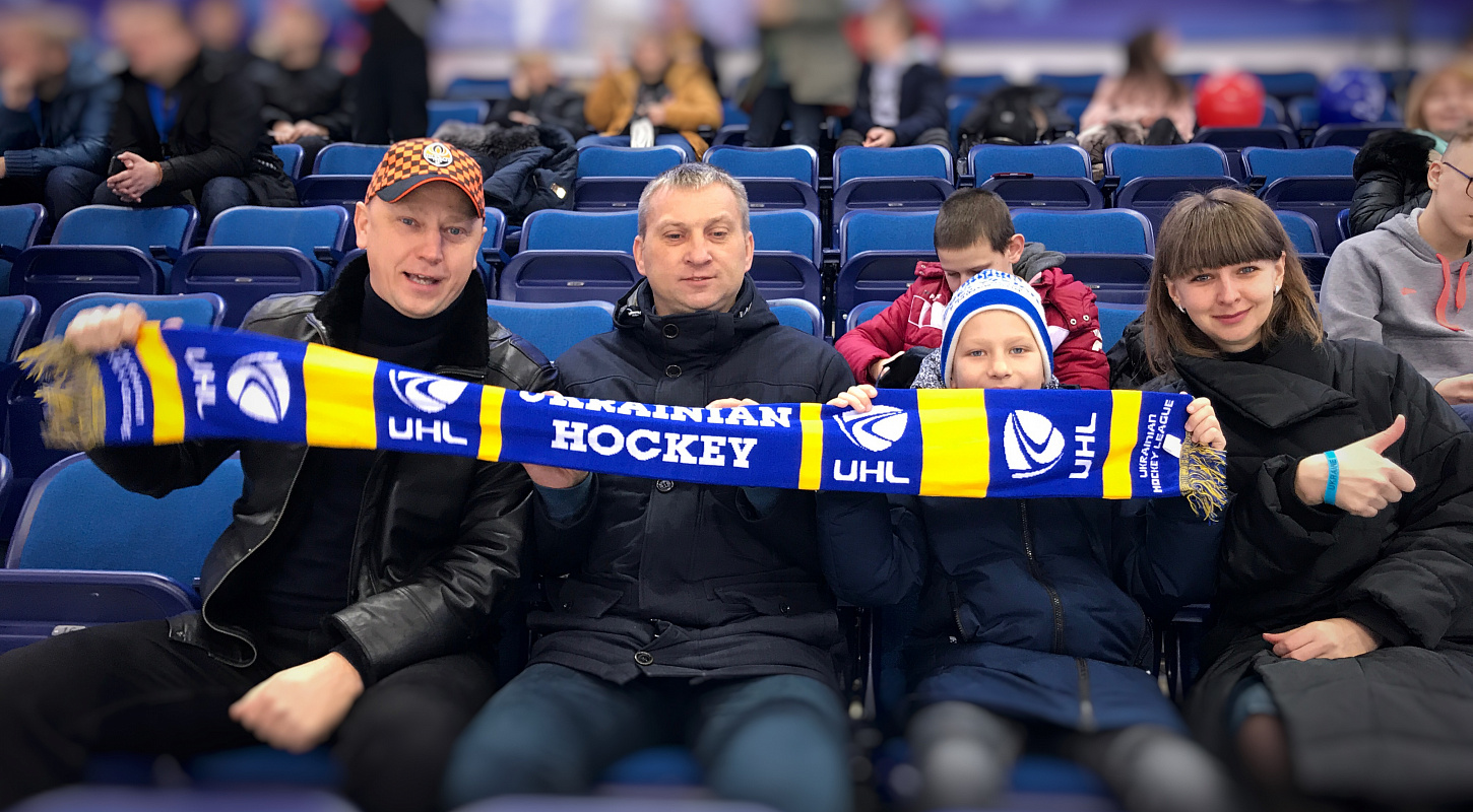 Поддержка сборной Украины на трибунах в Минске