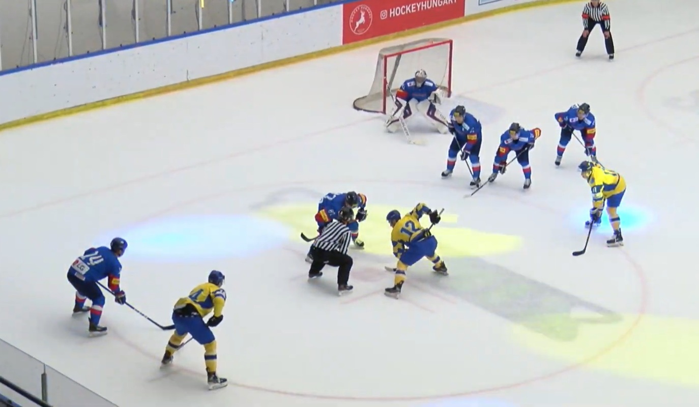 На турнире в Венгрии, сборная Украины проиграла Южной Корее в две шайбы (видео)