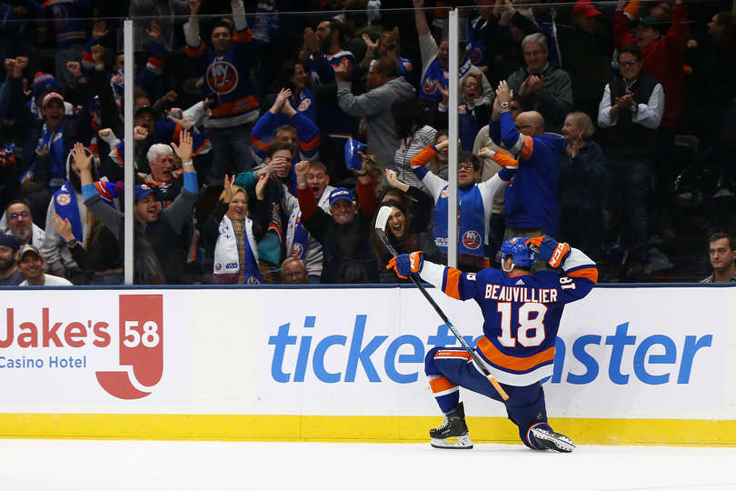 "Айлендерс" - "Баффало" (3:2 ОТ): Айкел продлил серию до 16 игр