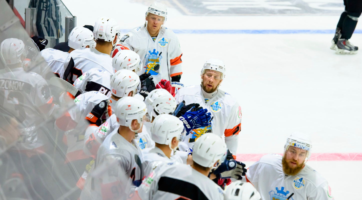 «Кременчук»: Сохранение основы и легионерский опыт