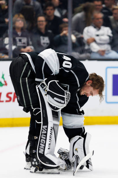 «Лос-Анджелес Кингз» отказались от вратаря Кэла Петерсена