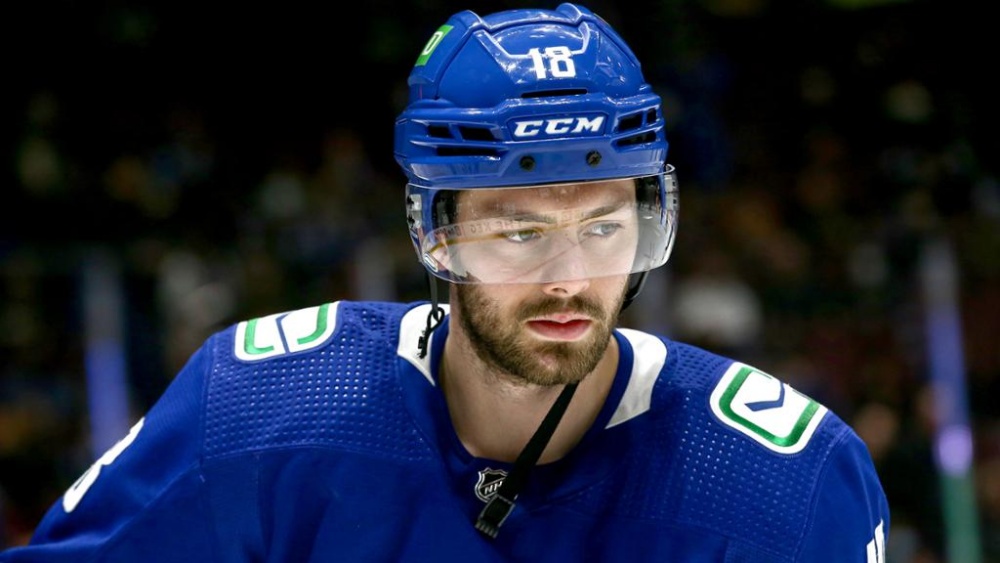 «Ванкувер» обменял Дикинсона и пик 2-го раунда в «Чикаго» на Стиллмэна.