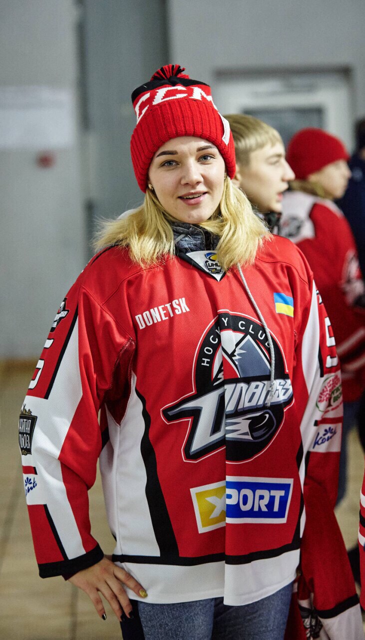 Болельщики Украинской хоккейной лиги и их хоккейные свитера (фото)