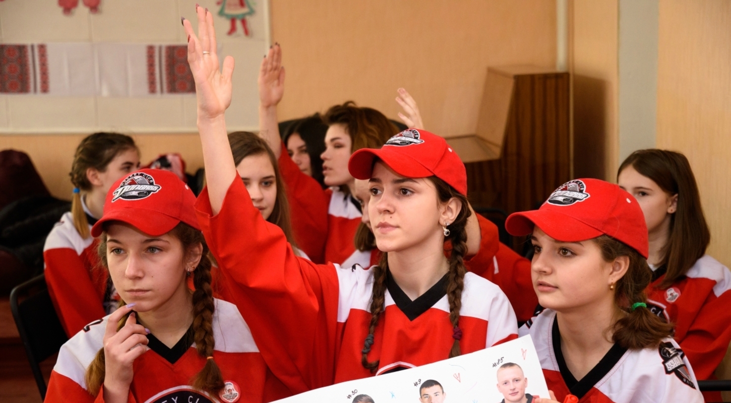 Стартовал отборочный этап хоккейного брейн-ринга «Зашнуруй мозги» (видео)