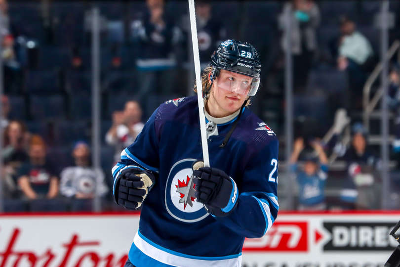 "Виннипег" - "Оттава" (5:2): хет-трик Лайне в большинстве