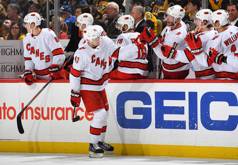 "Питтсбург" - "Каролина" (2:6): эффектный дебют Гики