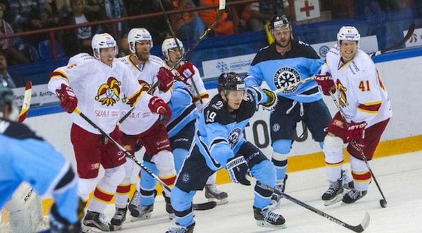 КХЛ: «Ак Барс» в шаге от повторения своей рекордной серии, юбилейная шайба и другие поединки тура (превью дня)