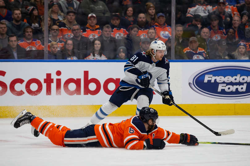 "Эдмонтон" - "Виннипег" (2:4): победная серия "Джетс"