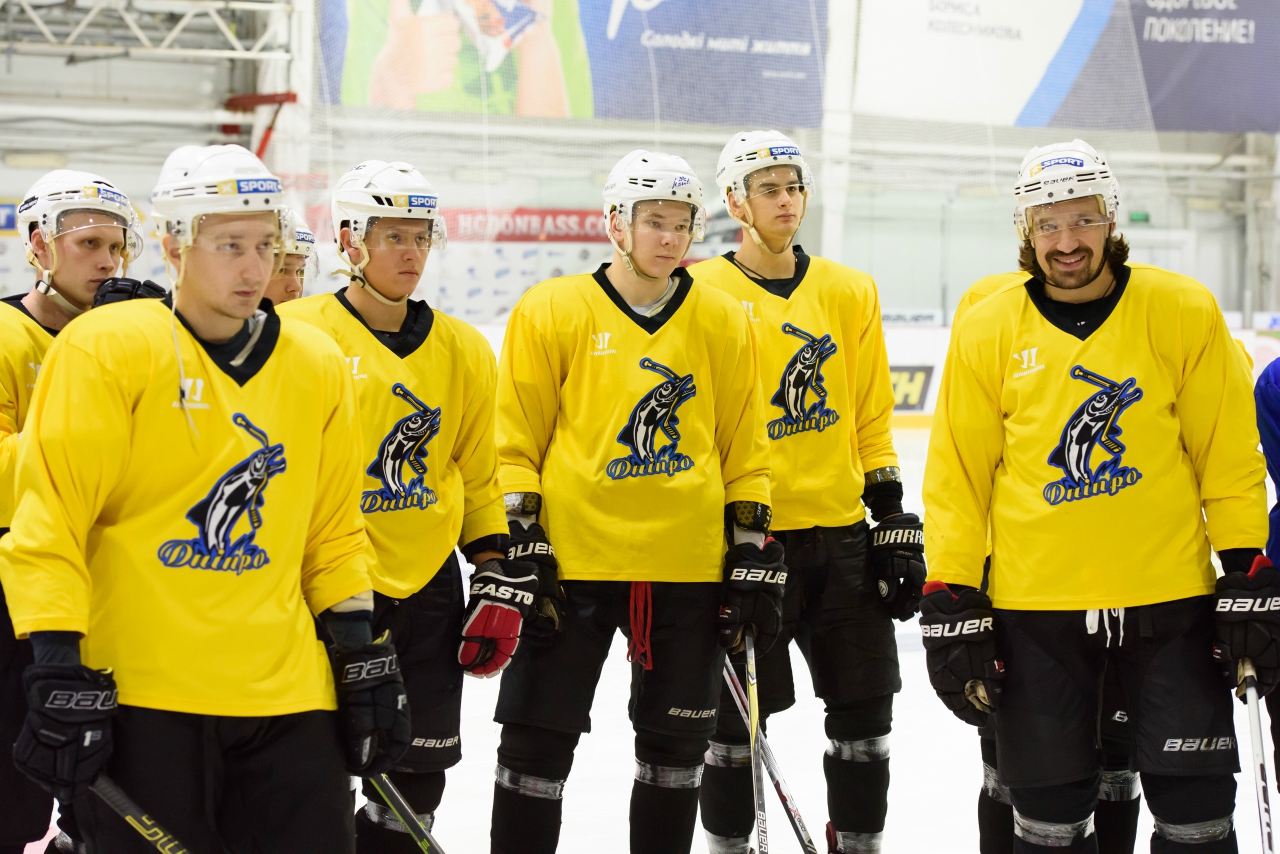  «Днепр» опробовал лед «Альтаира» перед стартом полуфинальной серии