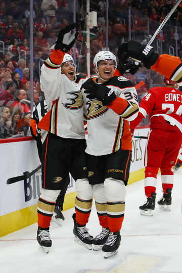 "Детройт" - "Анахайм" (1:3): убойная концовка "Дакс"