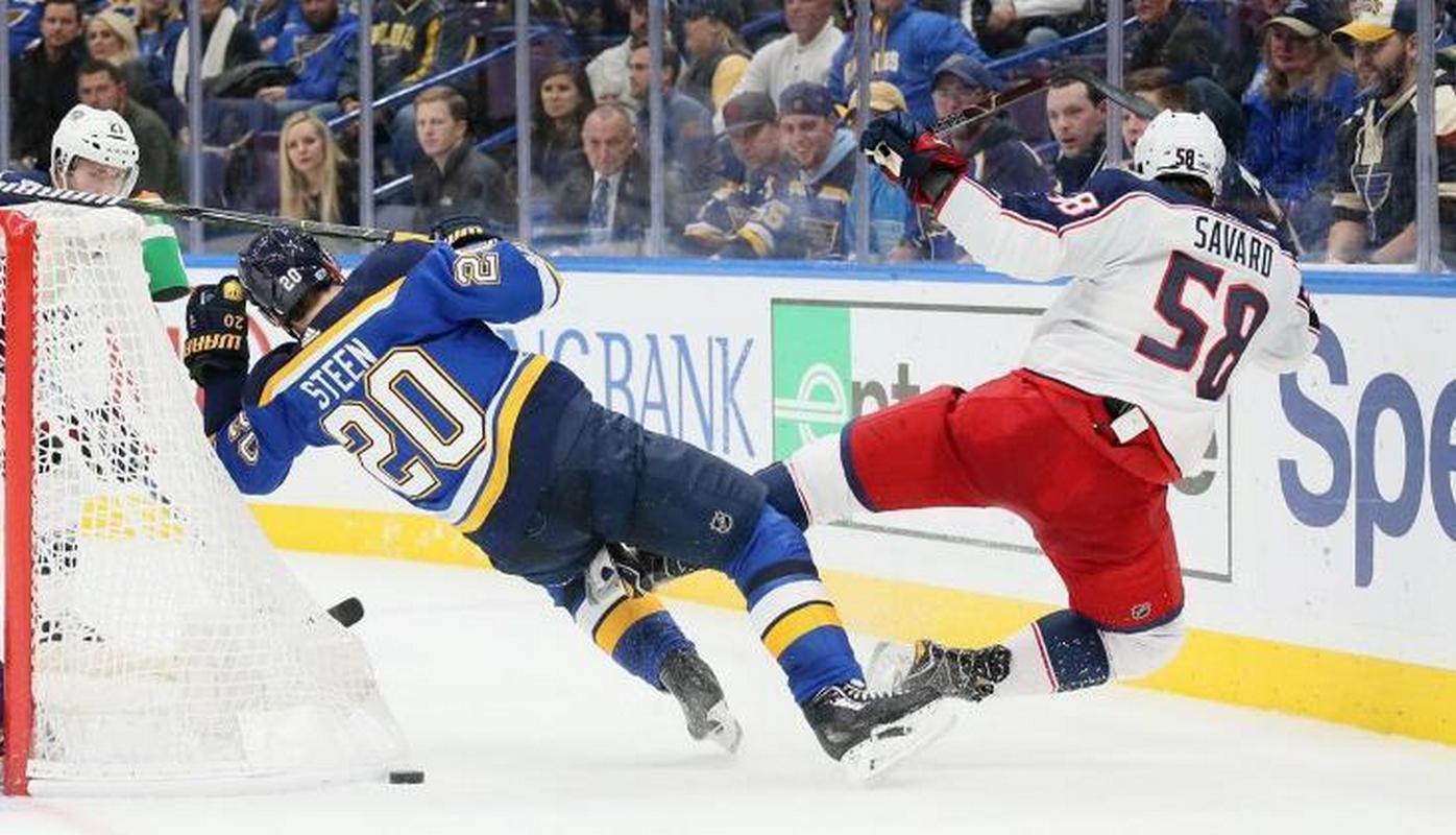 НХЛ: «Бостон» на выезде обыграл «Торонто», «блюзмены» проиграли «Коламбусу и другие результаты (видео)