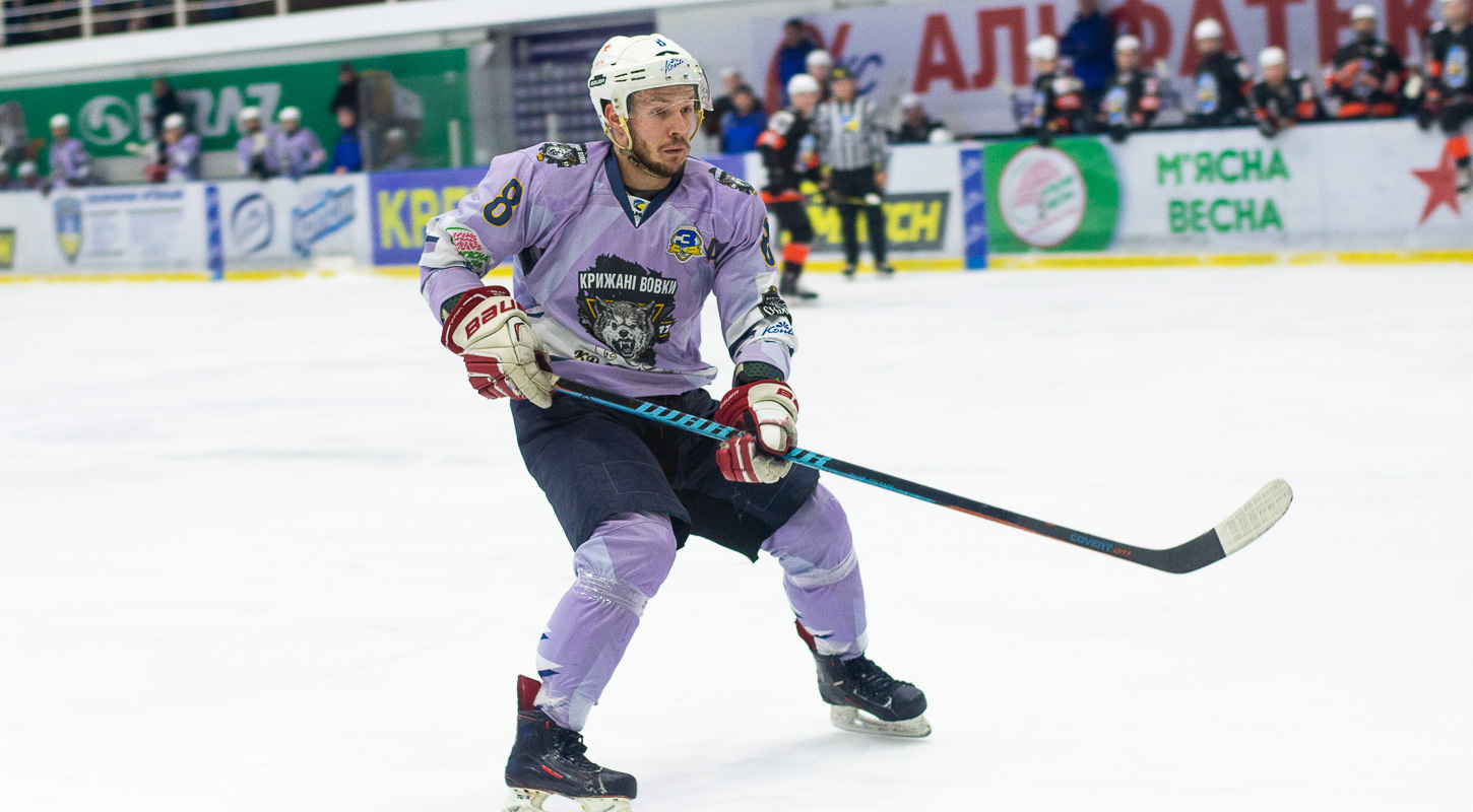 Николай Дворник продолжит выступления в «Ледяных Волках»