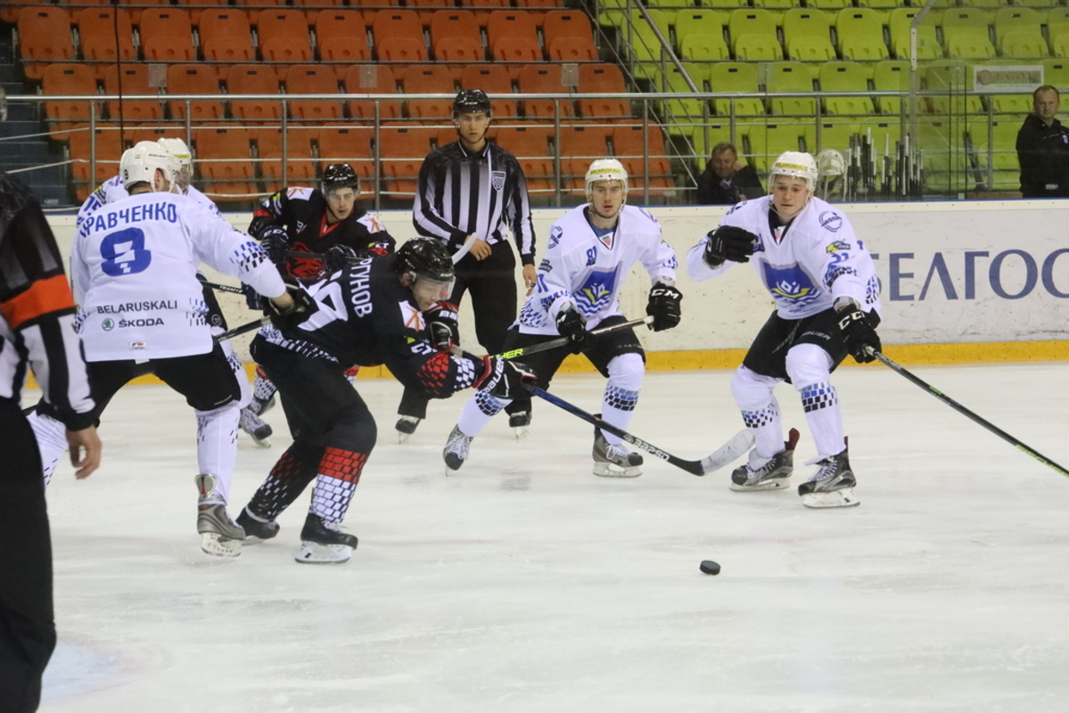 Экстралига «Б»: Украинские хоккеисты могут принести очередную победу «Бобруйск» и еще три интриги понедельника (превью дня)