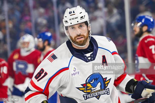 Джеймс Нил подписал пробный контракт с Коламбусом