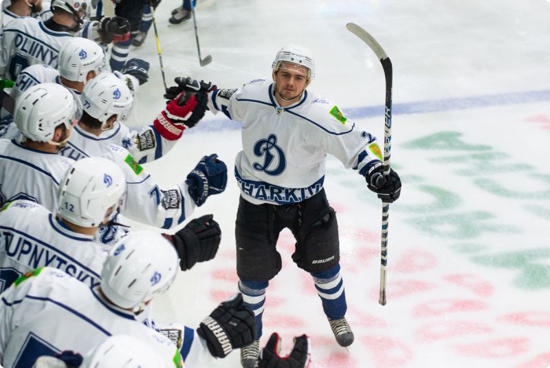 МХК «Динамо» продлил контракт с Богданом Поддубным