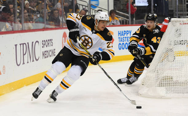 Хампус Линдхольм принес Бостону победу в овертайме над Питтсбургом