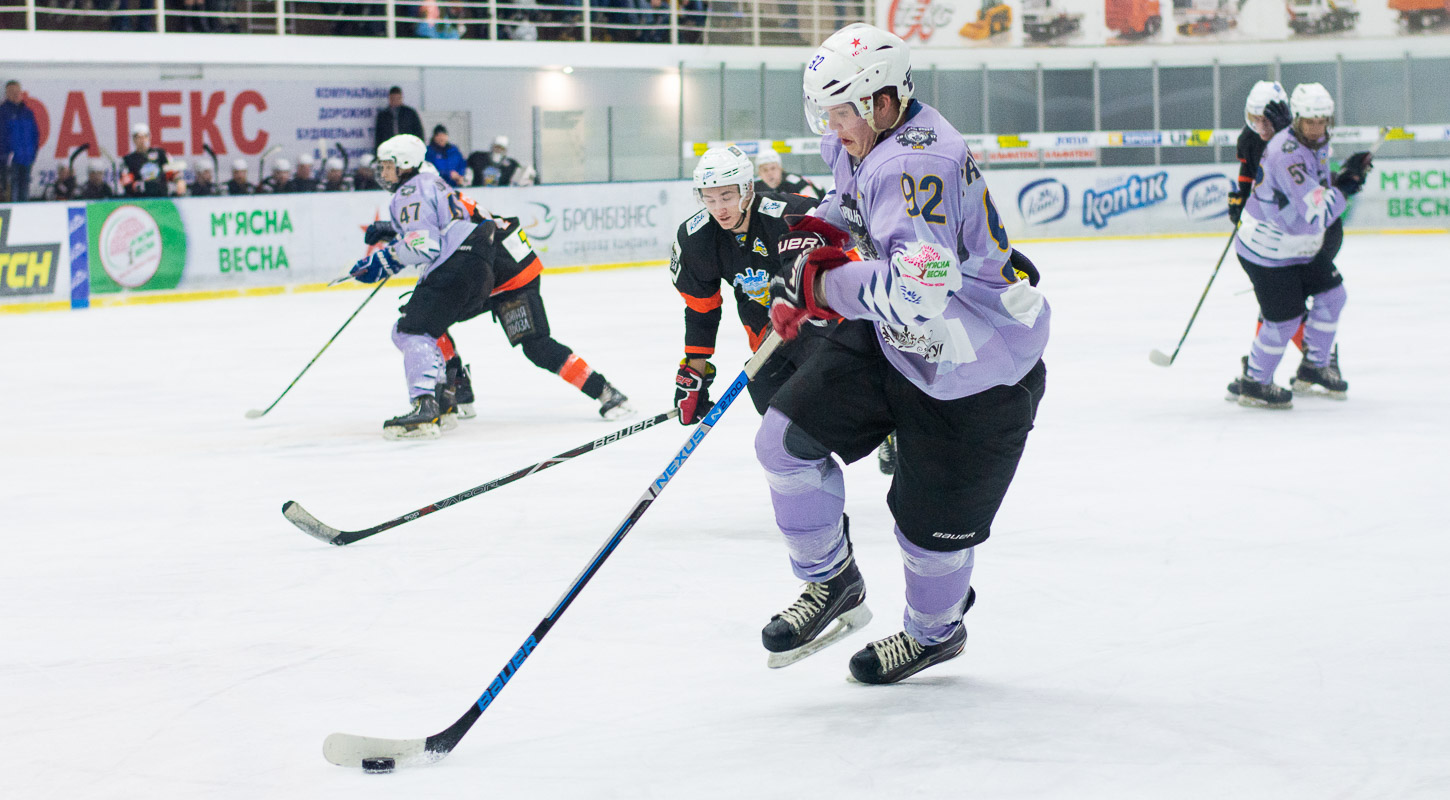 Владислав Привалихин продолжит выступления за «Ледяных Волков»