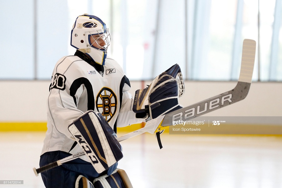 Бостон подписал контракт новичка с вратарем