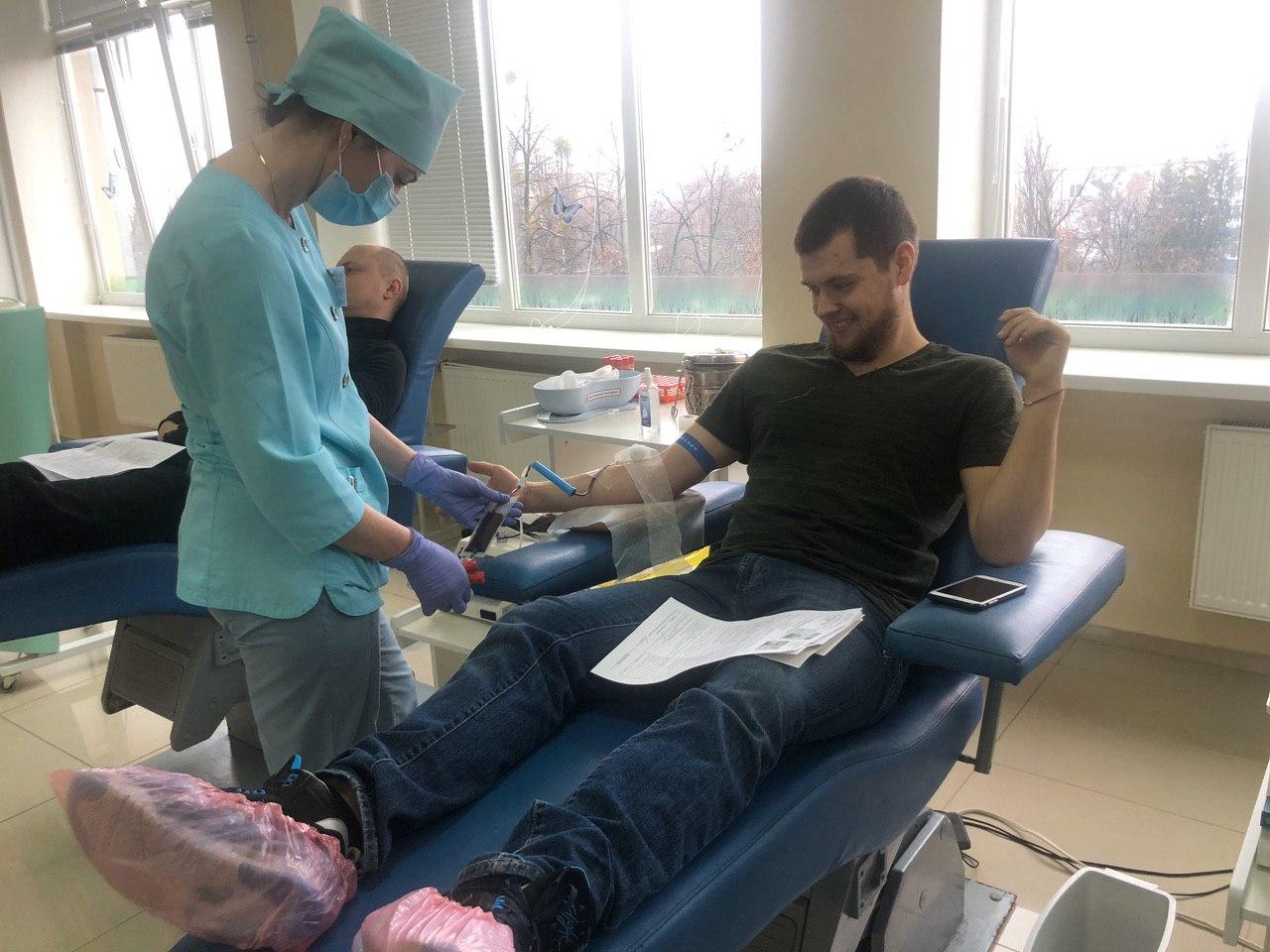 Игроки МХК «Динамо» приняли участие в сдаче крови