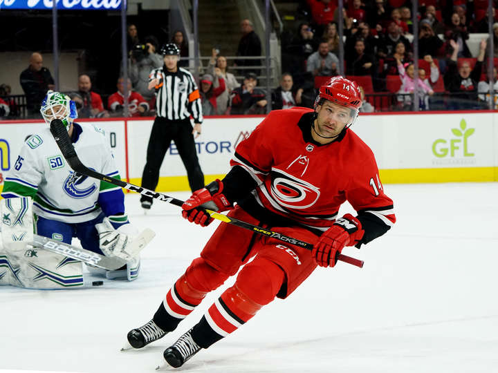 "Каролина" - "Ванкувер" (4:3 Б): победный буллит Уильямса