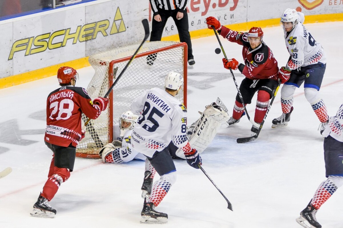 Вратарь белорусского «Металлурга» совершил сэйв года (видео)