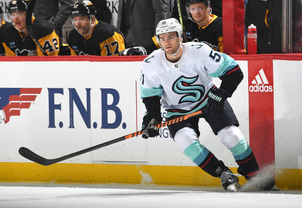 Сиэтл отправил Райта в АХЛ для набора игровой формы