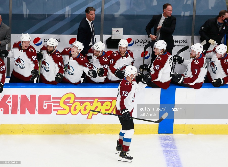 "Миннесота" - "Колорадо" (2:3):Голы Юнаса Донского, Нэйтана Маккиннона и Габриэля Ландескога принесли "Эвеланш" победу.