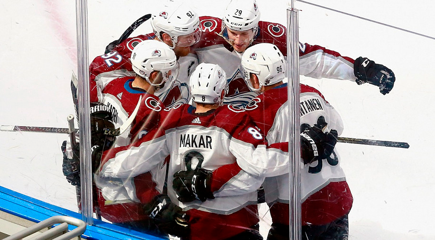 «Колорадо» оформил одну из крупнейших побед в плей-офф, «Бостон» увеличил отрыв от «Каролины»