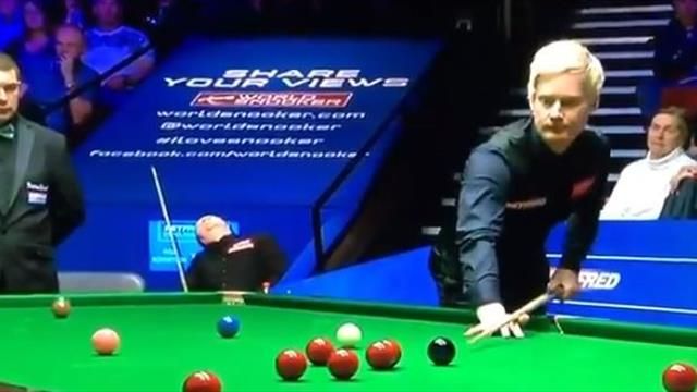 Хиггинс чуть не заснул во время четвертьфинала, но перезагрузился и вынес Робертсона  Хиггинс чуть не заснул во время четвертьфинала, но перезагрузился и вынес Робертсона