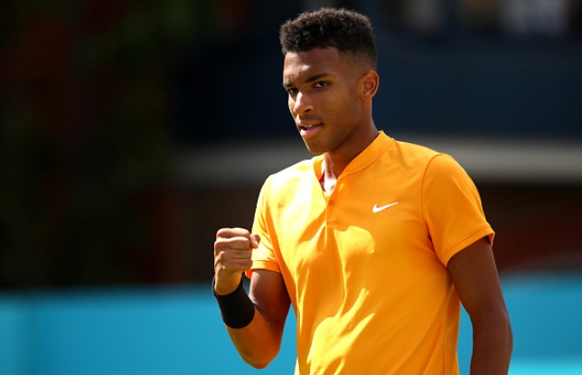 Лондон. Оже-Альяссим вновь обыграл Циципаса, Медведев сыграет в полуфинале