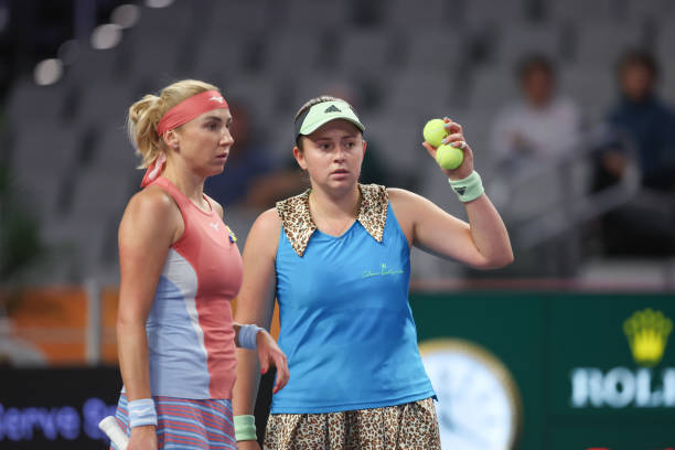 WTA Finals. Киченок и Остапенко сохраняют шансы на выход в полуфинал после двух поражений в групповом турнире WTA Finals. Киченок и Остапенко сохраняют шансы на выход в полуфинал после двух поражений в групповом турнире