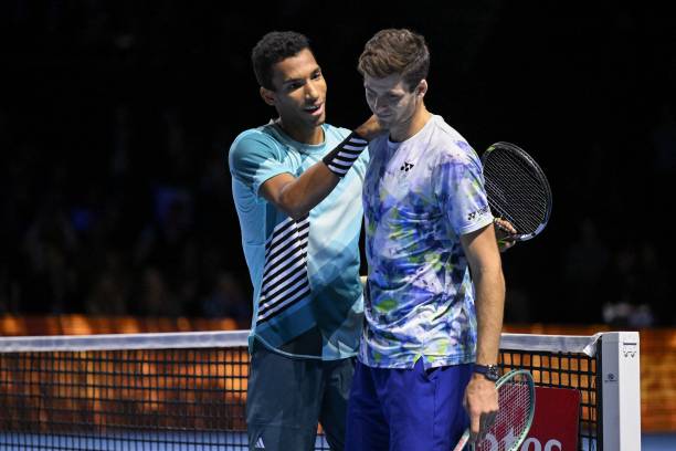 Базель. Оже-Альяссим второй год подряд стал чемпионом турнира, обыграв на двух тай-брейках Хуркача