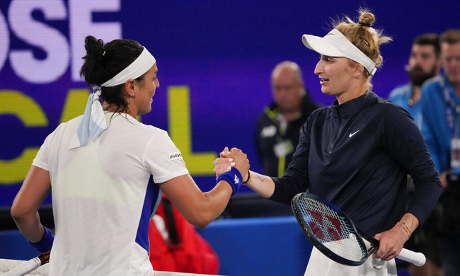 Australian Open. Вондроушова победила вторую сеяную Жабер, Гарсия и Бенчич вышли в третий раунд Australian Open. Вондроушова победила вторую сеяную Жабер, Гарсия и Бенчич вышли в третий раунд